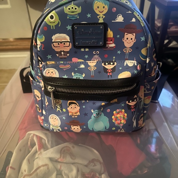 DisneyParks Lounge Fly - Picture 2 of 4